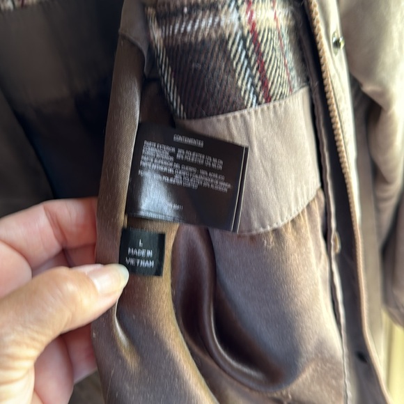 Fleet Street means large jacket with detachable hood and lining. - Picture 7 of 8